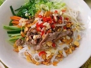 Bún trộn 牛肉ブン南
