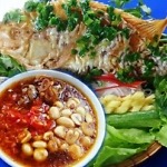 Cá diêu hồng chiên xù cuốn bánh tráng