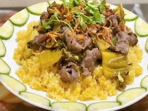 Cơm rang dưa bò　牛肉と高菜湏け炒めチャーハン