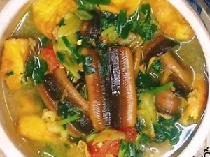 lươn om chuối đậu　（ウナギの青いバナナ蒸す）