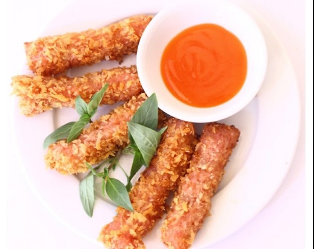 nem chua rán　（醗酵ソーセージ揚げ）