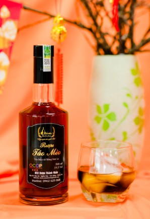 Rượu táo mèo (Chai 500ml)