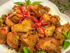 Gà xào sả ớt