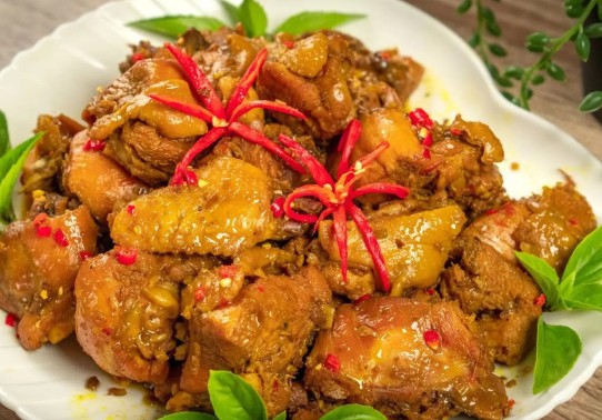 Gà xào sả ớt