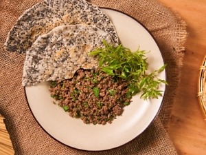 Chim câu xúc bánh đa