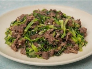 Bò xào cần ta