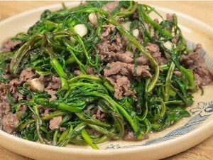 Trâu xào rau muống